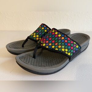 Baretraps Dasie Women's Multicolor Textile Wedge Thong Flip Flop Sandals Size 8M